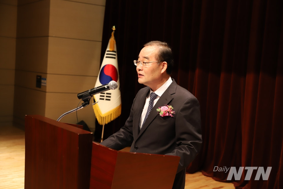 김형환 신임 광주지방국세청장이 6일 취임식에서 취임사를 하고 있다.