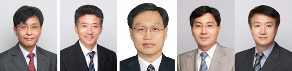 왼쪽부터 김종민, 이진석, 박상욱, 김동희, 조영익 부원장보