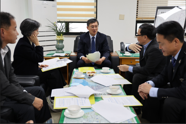 파주세관 현안 점검하는 고석진 서울본부세관장(가운데)